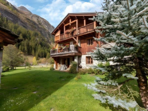 CASA-Chalet Brizolée lake-view chalet in Tignes close to ski area